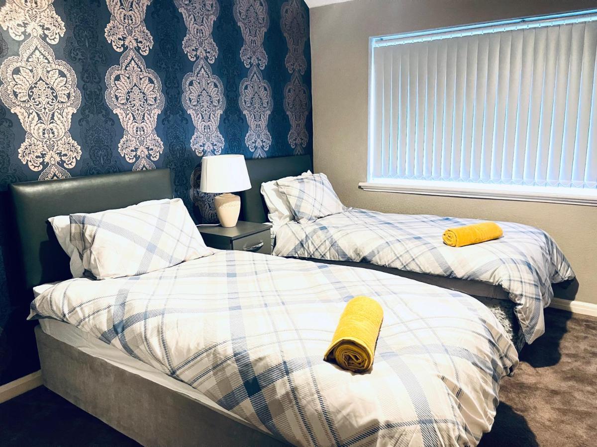 3 Bedroom Holiday House,Close To M6-Express Way To Centre Birmingam Exterior foto