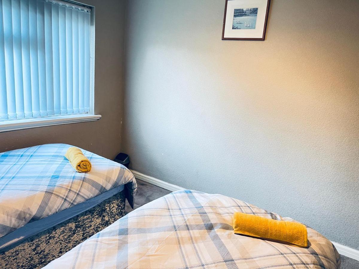 3 Bedroom Holiday House,Close To M6-Express Way To Centre Birmingam Exterior foto