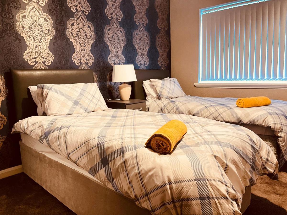 3 Bedroom Holiday House,Close To M6-Express Way To Centre Birmingam Exterior foto