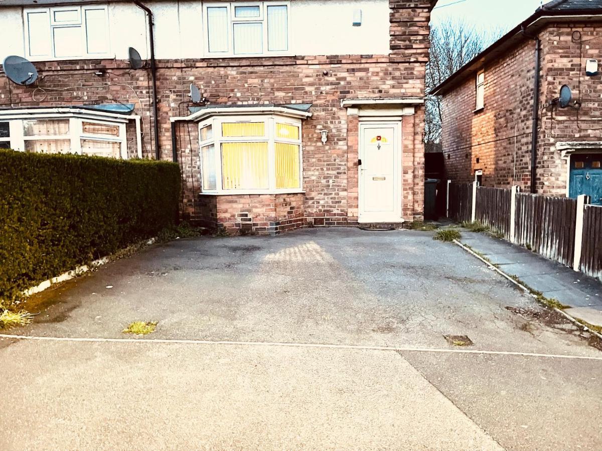 3 Bedroom Holiday House,Close To M6-Express Way To Centre Birmingam Exterior foto