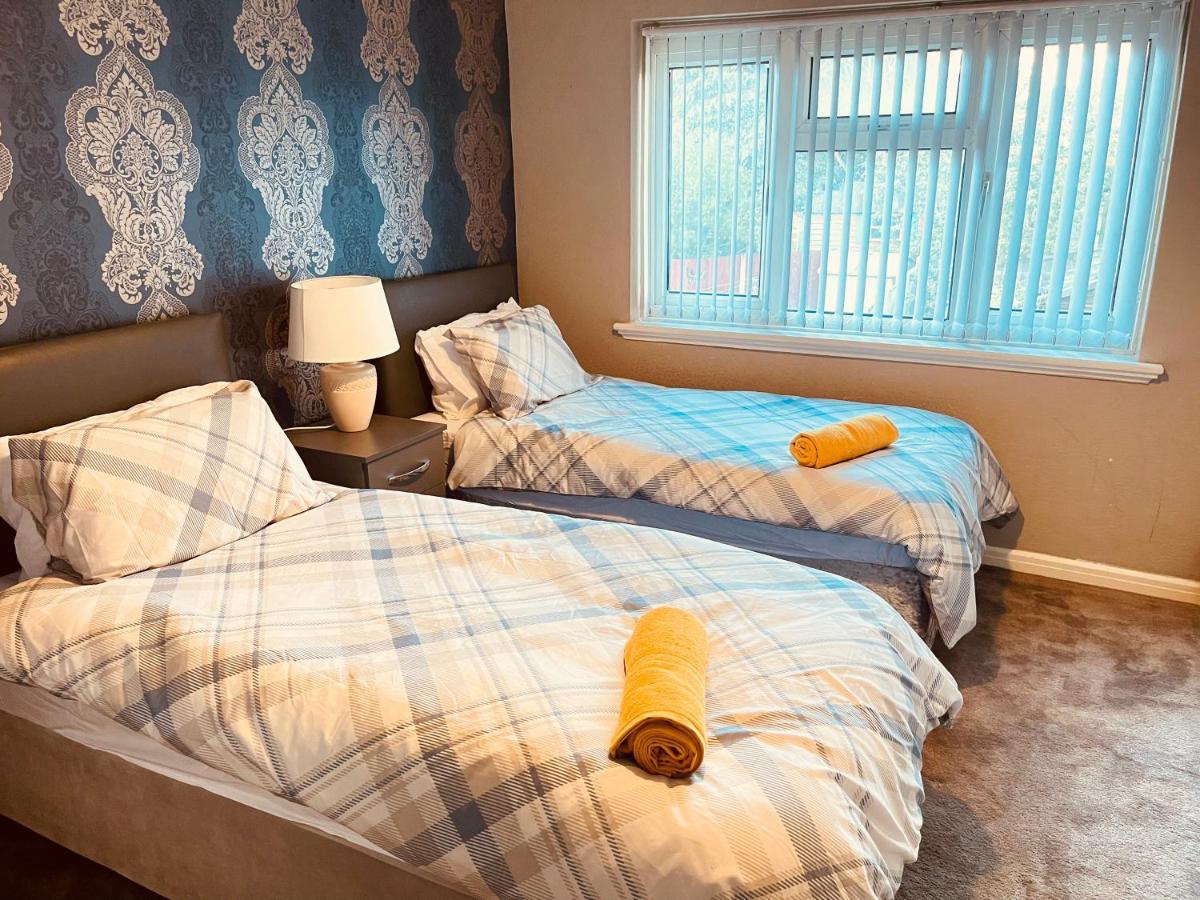 3 Bedroom Holiday House,Close To M6-Express Way To Centre Birmingam Exterior foto